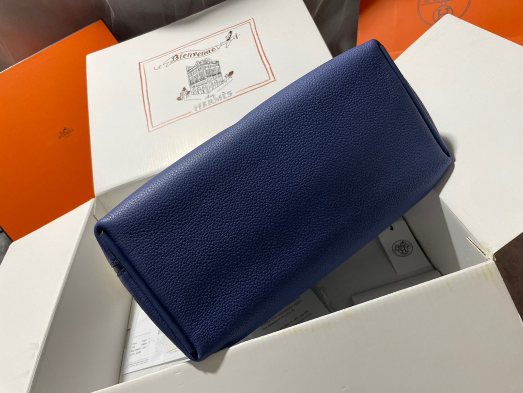 Hermes Kelly 2424 29cm Handbag in Blue Thalassa Clemence Leather 